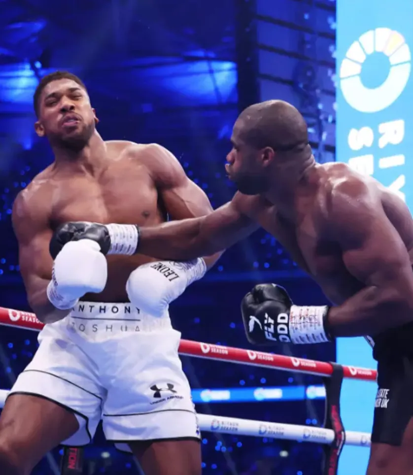 Dubois delivered another blow that sent Joshua