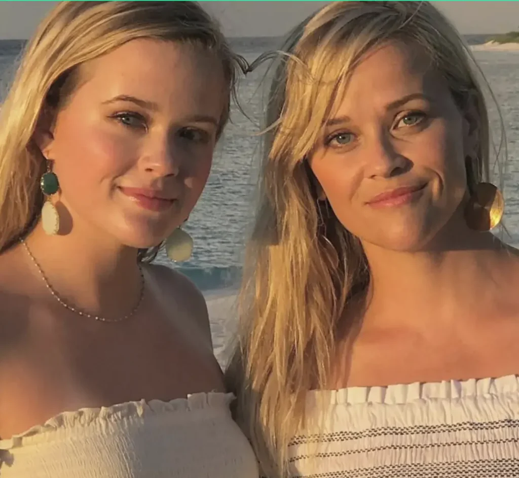 Reese Witherspoon and her daughter 