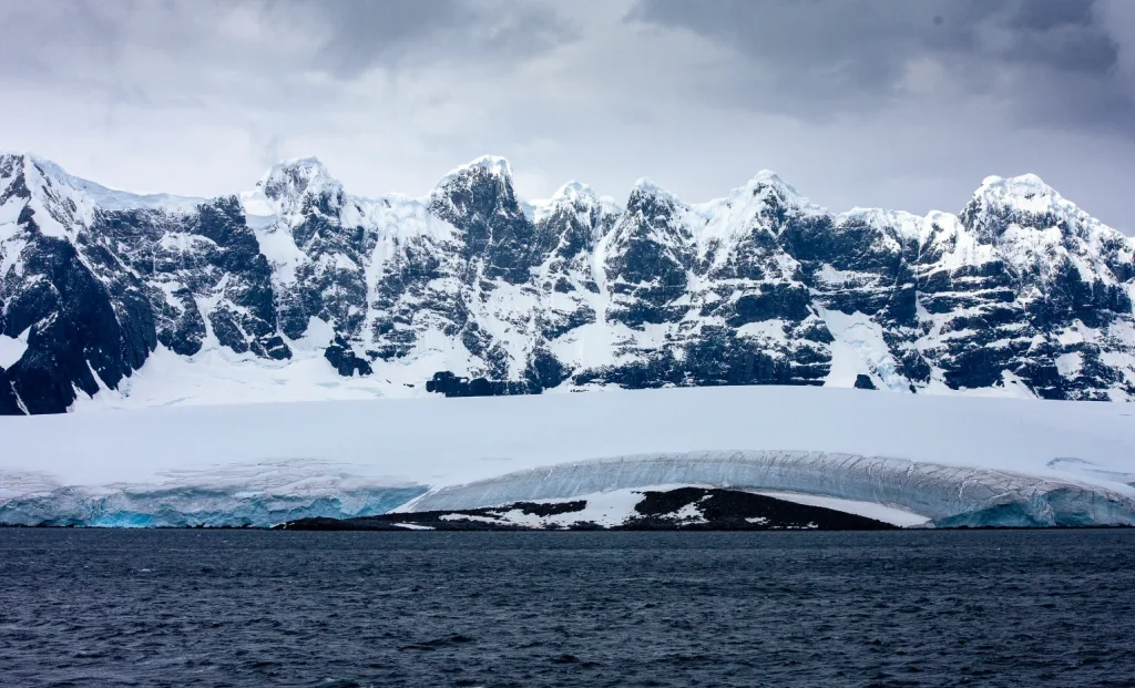 Flat Earther's Antarctic journey