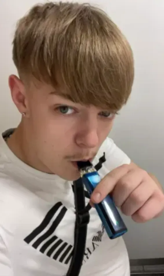 Teen Who Vaped 50 Cigarettes